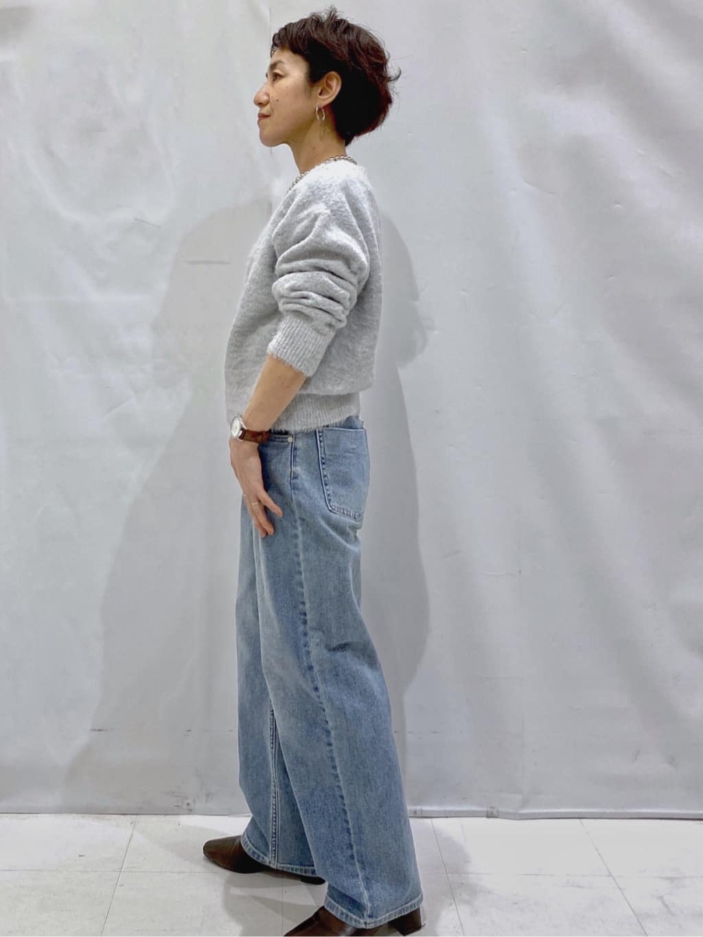 Bonさんの「OPAQUE.CLIP｜スパンコールフェザーVネックニット【洗濯機OK】」を使ったコーディネート