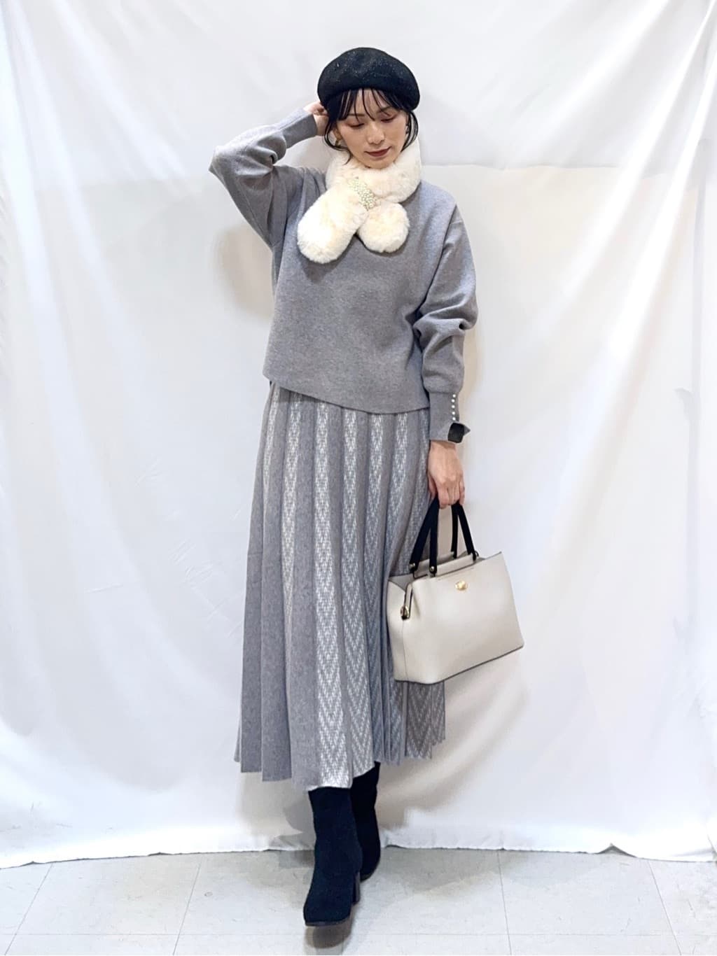 𝐇𝐢𝐫𝐨𝐦𝐢さんの「SHOO･LA･RUE｜起毛ニットブーツ」を使ったコーディネート