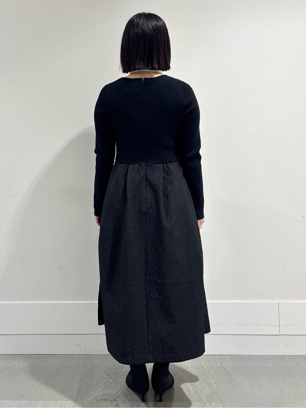 モエカさんの「UNTITLED｜【大人フェミニン/トレンド】ニット&times;ジャカード ドッキングワンピース」を使ったコーディネート