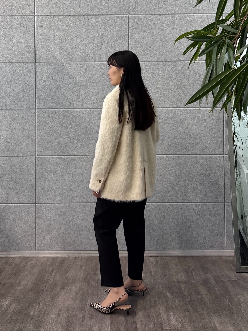 rinaさんの「INDIVI｜Comfy SET UP｜イージーテーパードパンツ【セットアップ対応／通勤/カセット服】」を使ったコーディネート