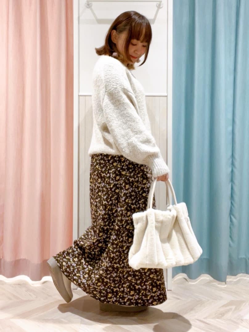 kitaさんの「SHOO･LA･RUE｜【撥水/洗える】ショートフーディーダウン」を使ったコーディネート