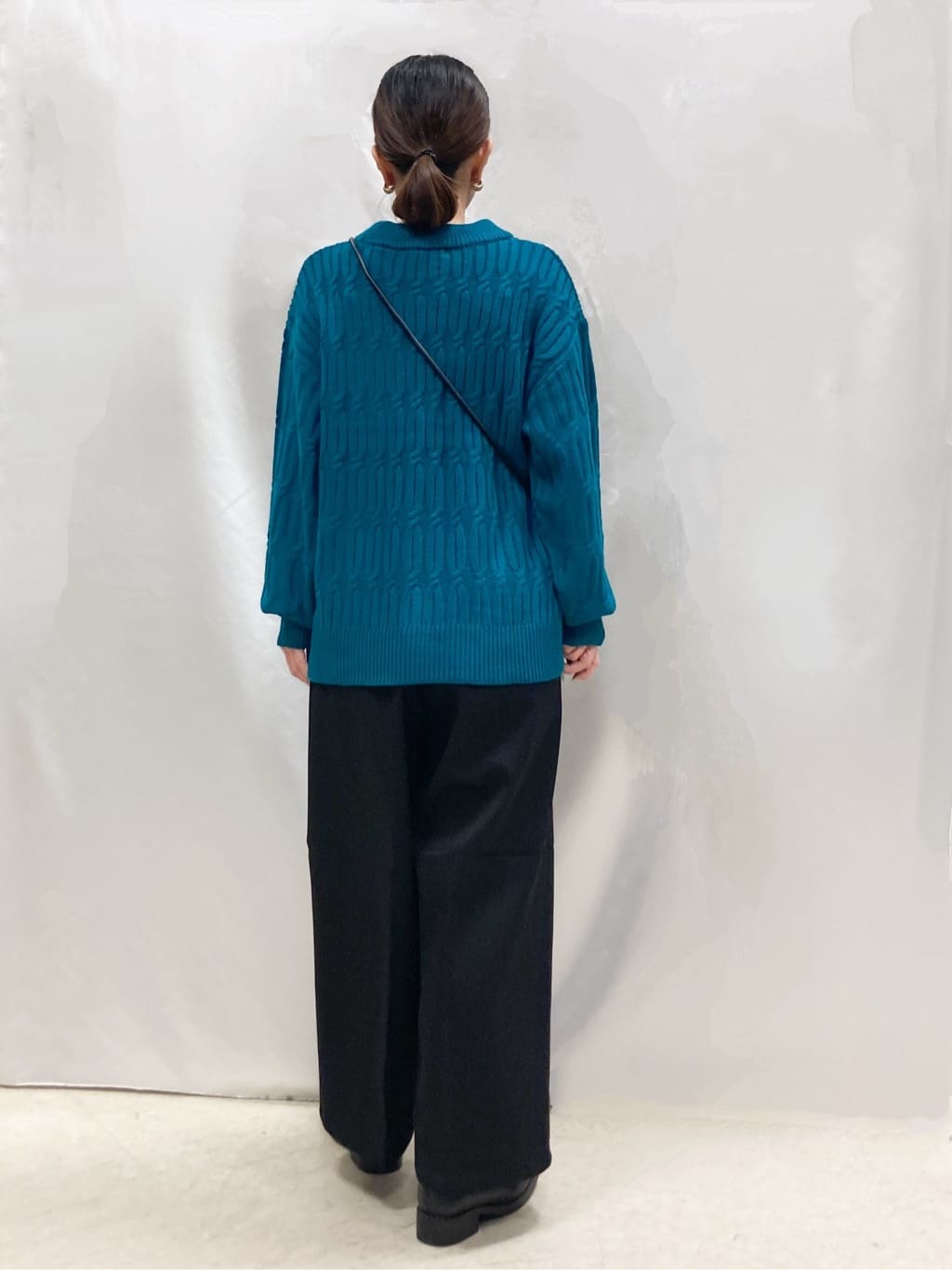 thさんの「SHOO･LA･RUE｜ラメ入りファーが目を惹く ミニショルダーバッグ」を使ったコーディネート