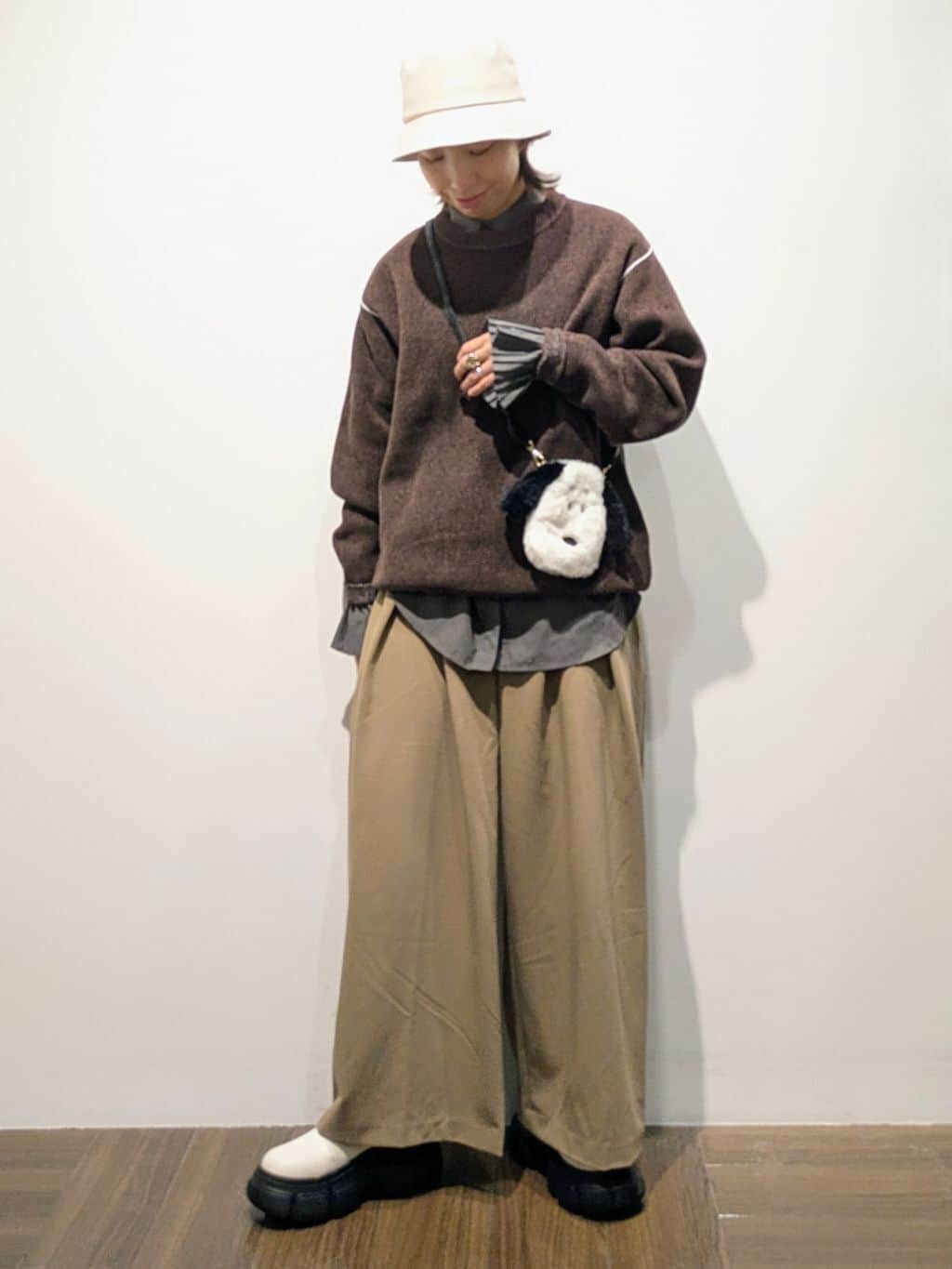4410さんの「THE SHOP TK｜【大人の上品カジュアルを叶える】ハグするニット 洗濯機OK／6色展開」を使ったコーディネート