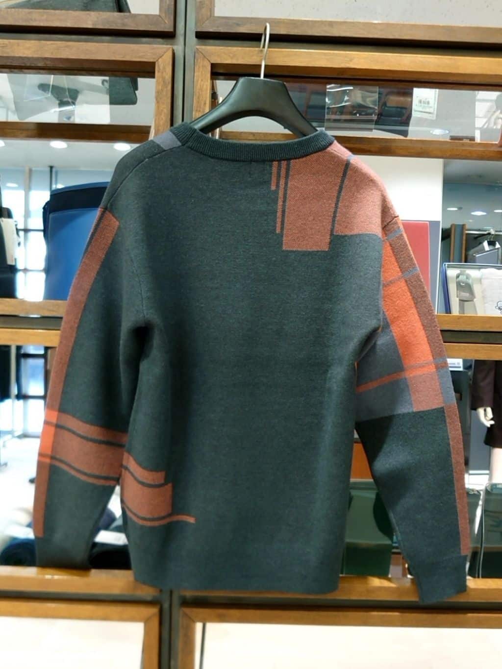 かしげるさんの「TAKEO KIKUCHI｜ランダム チェック ジャカード ニット」を使ったコーディネート