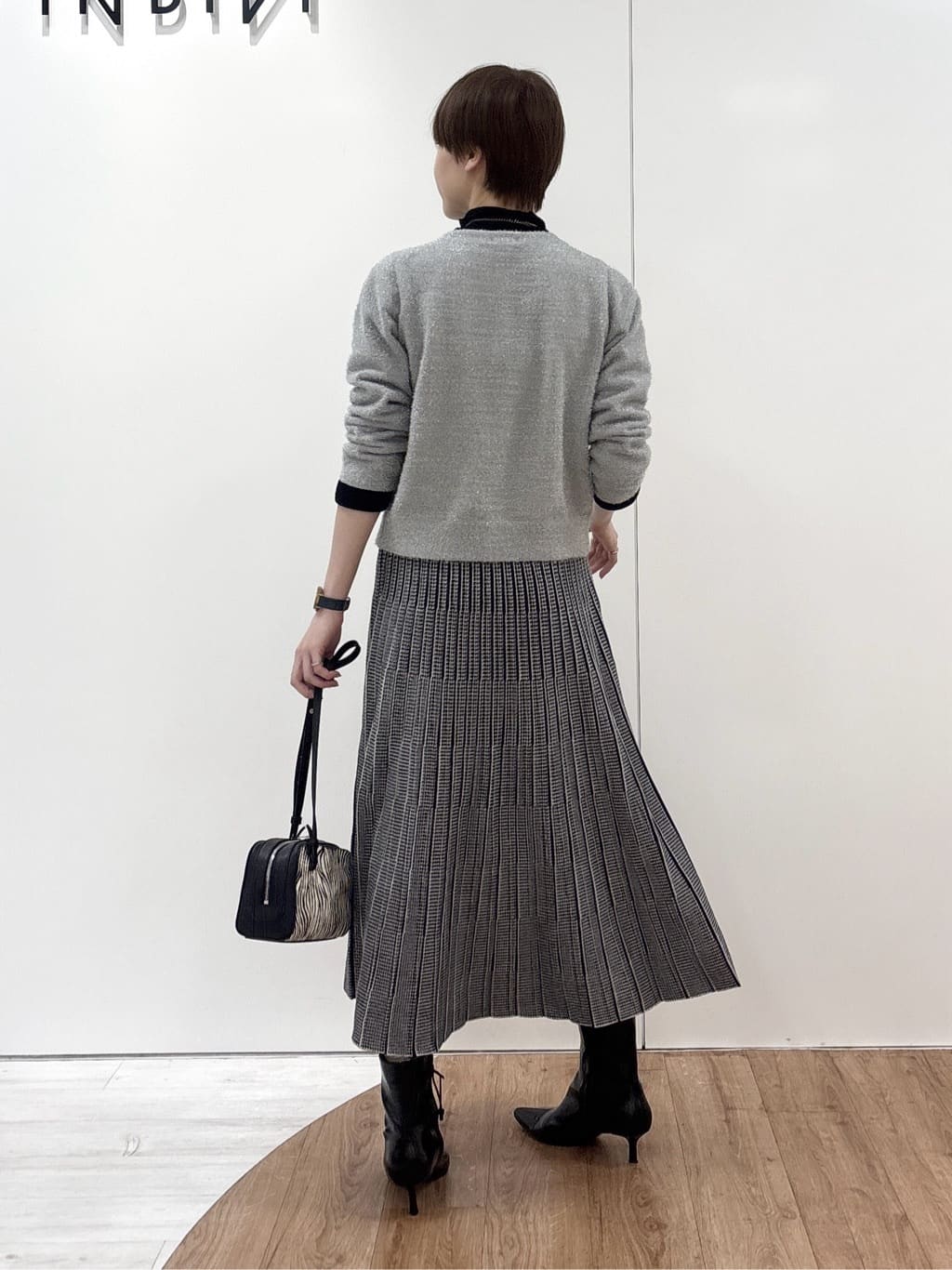 kanaeさんの「INDIVI｜【名品／撥水／抗菌防臭】ショート丈リサイクルダウンコート」を使ったコーディネート