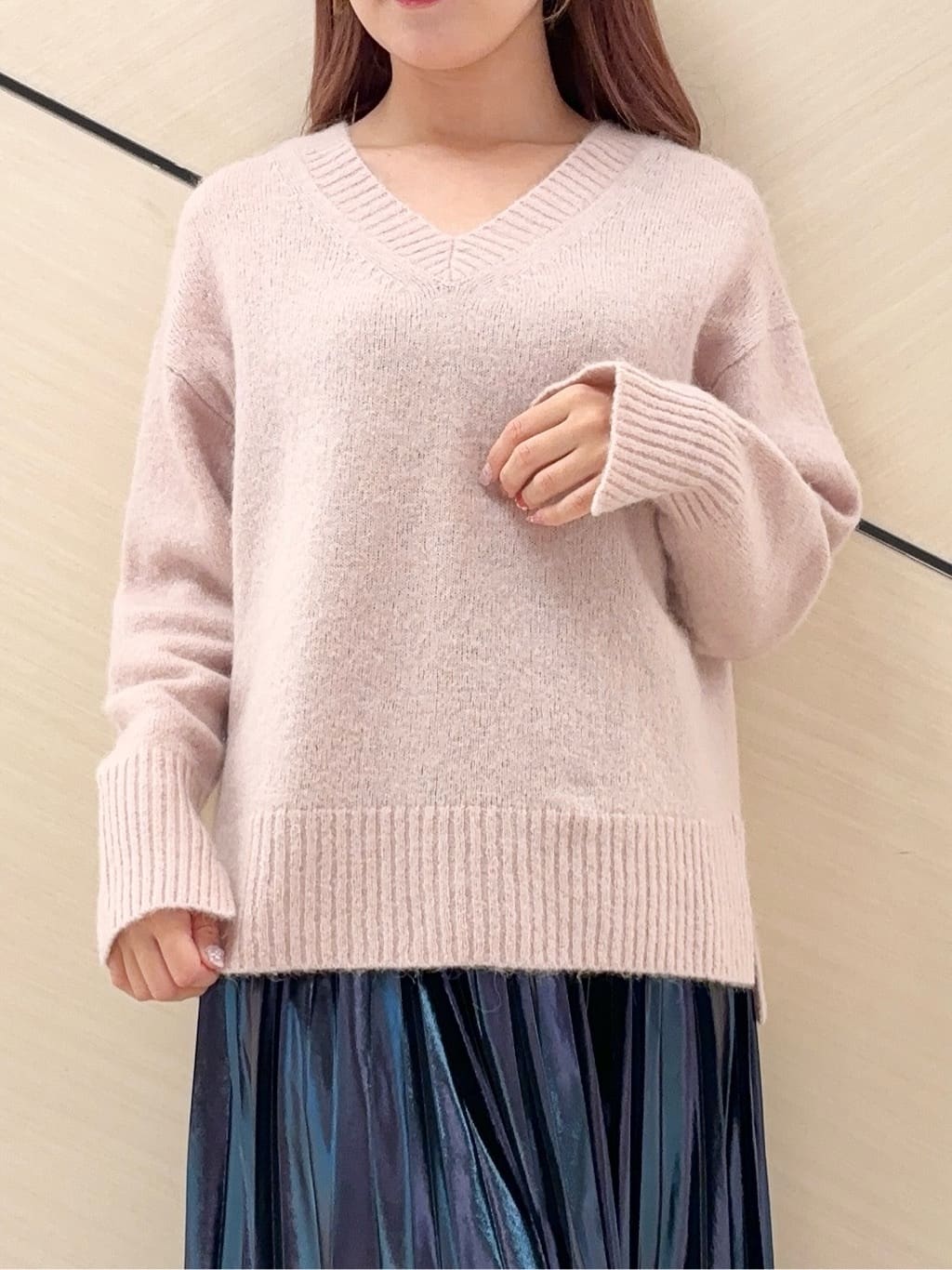 Rinaさんの「DRESSTERIOR｜アルパカブレンドVネックニット」を使ったコーディネート