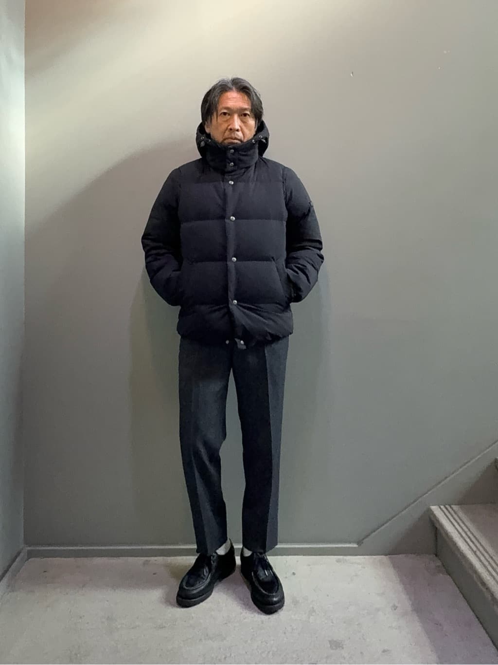 デザイナーTAKEman さんの「TAKEO KIKUCHI｜【Air Palette Knit】ワンポイント カラーニット プルオーバー」を使ったコーディネート