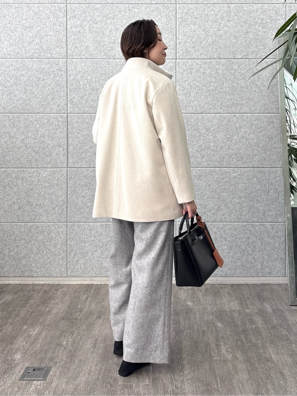 yuriさんの「INDIVI｜【冬ニット人気NO．1！／カシミヤ混】ミドルゲージハイネックニット」を使ったコーディネート