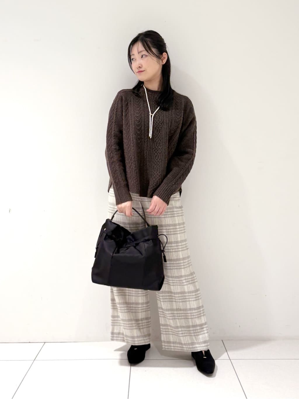 momokoさんの「INDIVI｜【名品コート／日本製】ウール100％チェスターコート」を使ったコーディネート