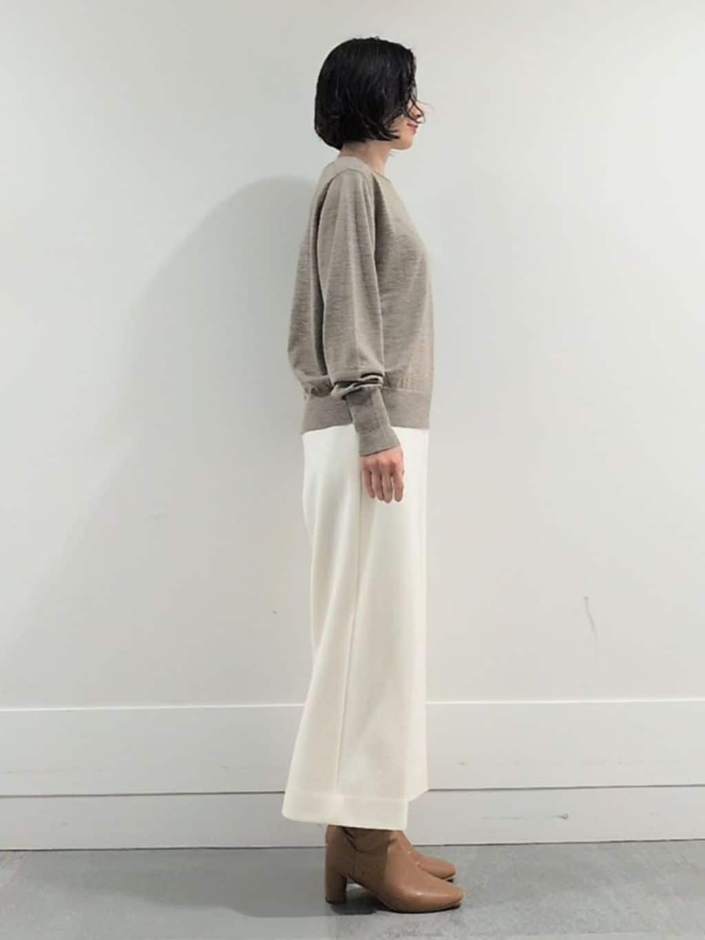 ミズタさんの「UNTITLED｜【アンサンブル可/洗える】シルクウールカシミヤ ドルマンスリーブニット」を使ったコーディネート