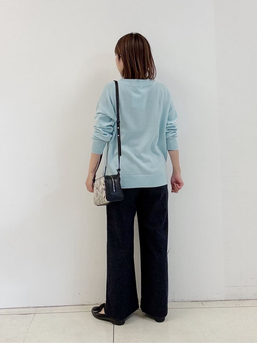 yoshiyaさんの「INDIVI｜【褒められパンツ／ウール混】ウォームウール ワイドパンツ」を使ったコーディネート