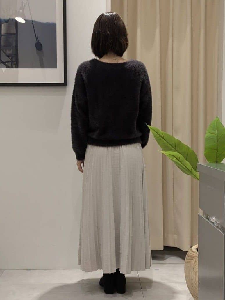 なめさんの「THE SHOP TK｜【華やかで柔らか】ふわふわフェザーニット/洗える・前後2WAY」を使ったコーディネート