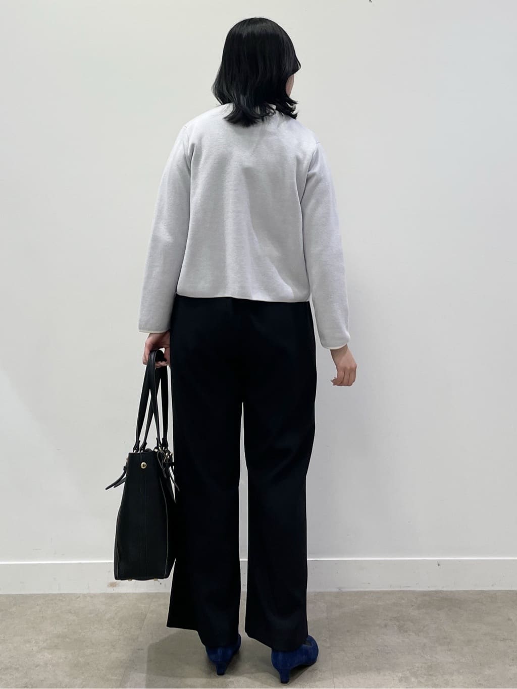 yukariさんの「Reflect｜【秋映え／単品使い◎／すっきり見え】ブローチ付きニットアンサンブル」を使ったコーディネート