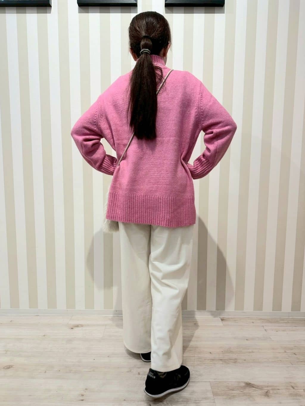 nonaさんの「SHOO･LA･RUE｜【S-LL】ゆるシルエットな メランジタートルニット」を使ったコーディネート