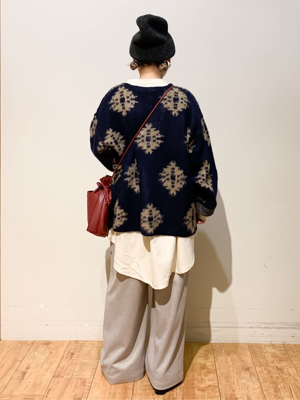MEGさんの「SHOO･LA･RUE｜羽織るだけでスタイリングの主役に 起毛柄カーディガン」を使ったコーディネート
