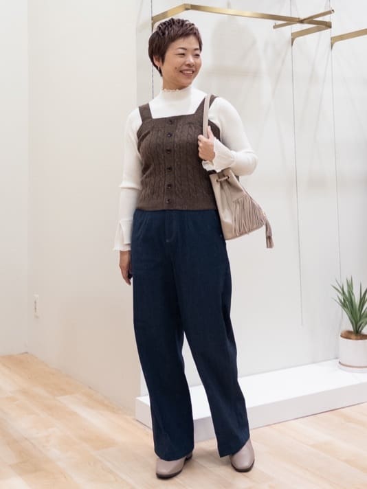 シュウコさんの「grove｜【SETITEM】ケーブルニットビスチェ」を使ったコーディネート