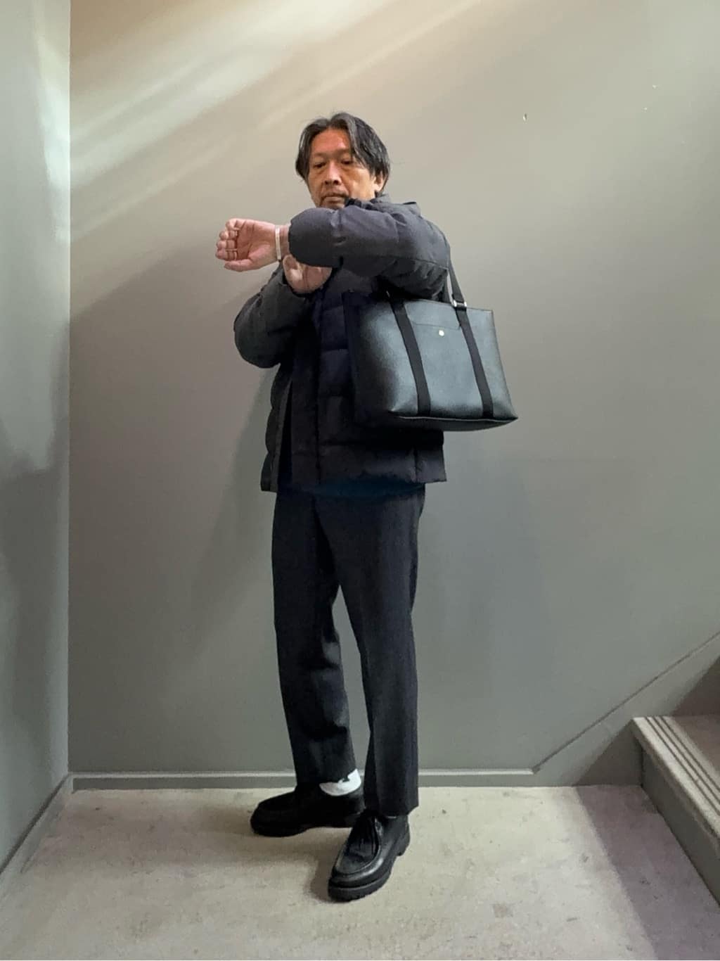 デザイナーTAKEman さんの「TAKEO KIKUCHI｜【Air Palette Knit】ワンポイント カラーニット プルオーバー」を使ったコーディネート