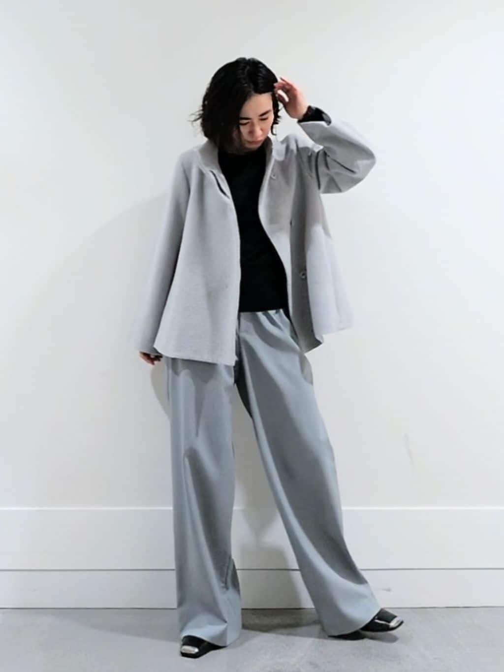 ミズタさんの「UNTITLED｜【着回しが効く／オンオフアウター】ウールショートコート」を使ったコーディネート