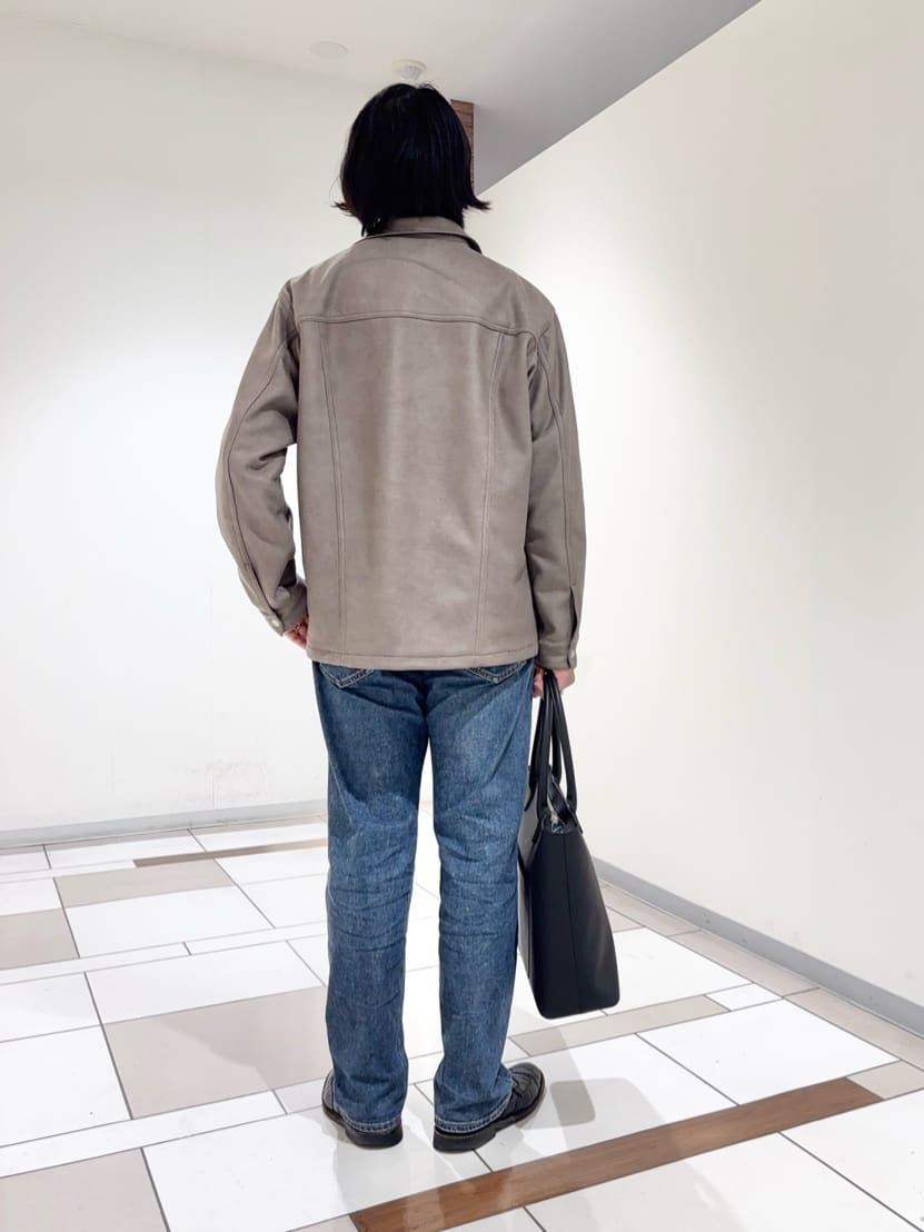 及川さんの「TAKEO KIKUCHI｜【Air Palette Knit】ワンポイント カラーニット プルオーバー」を使ったコーディネート