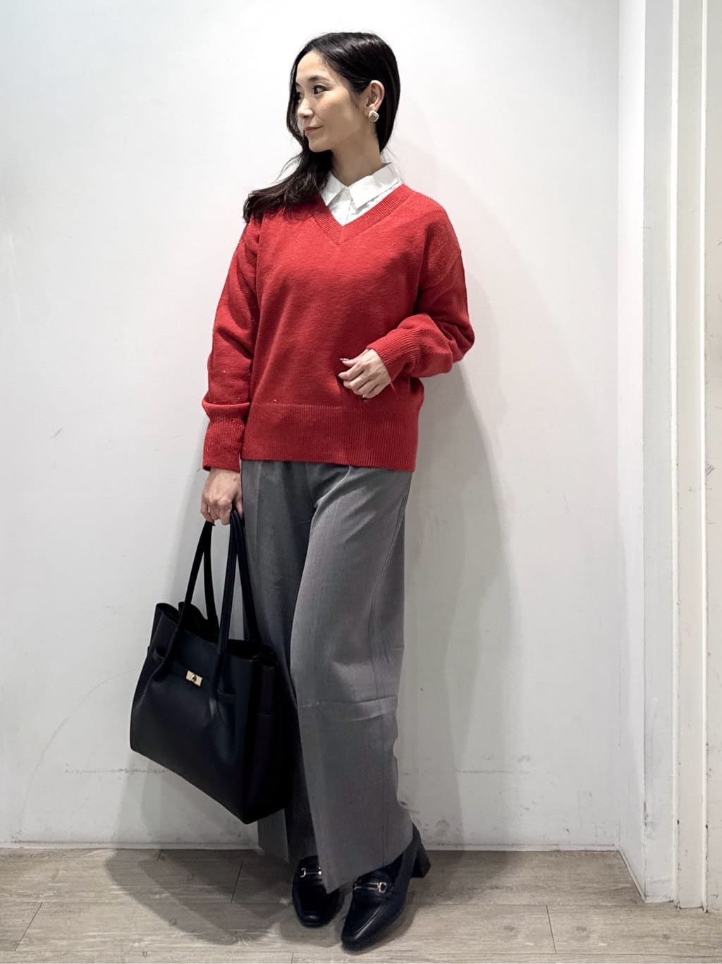 yuicciさんの「OPAQUE.CLIP｜ポケット刺繍レギュラーカラーシャツ【洗濯機OK】」を使ったコーディネート