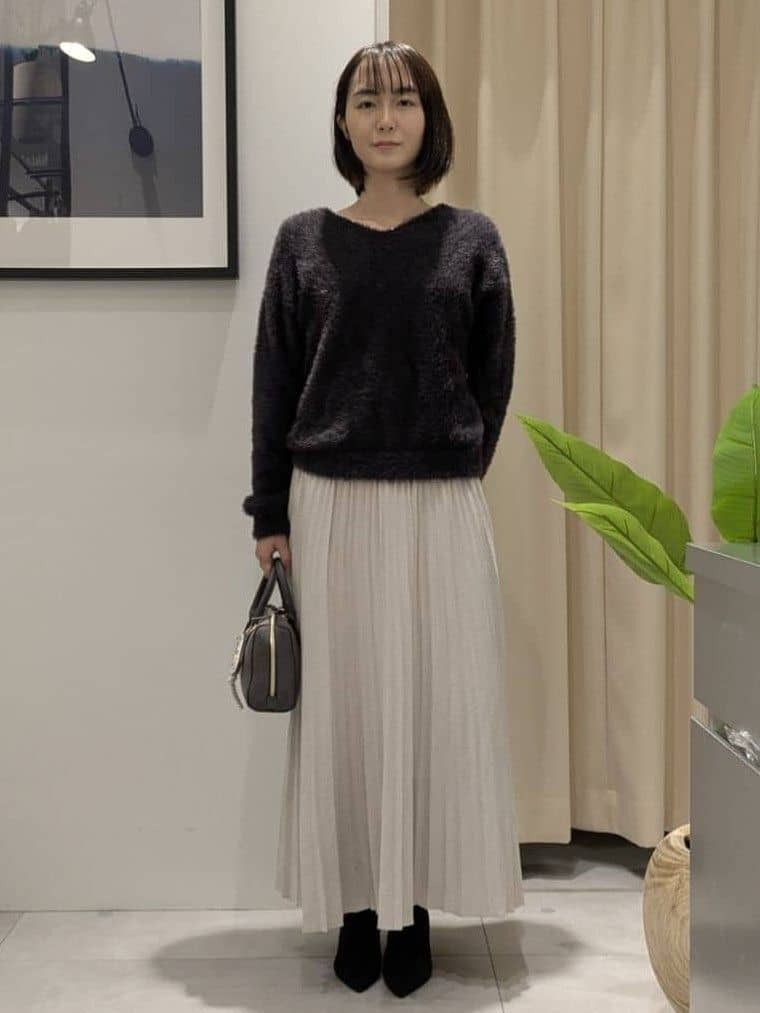 なめさんの「THE SHOP TK｜【華やかで柔らか】ふわふわフェザーニット/洗える・前後2WAY」を使ったコーディネート