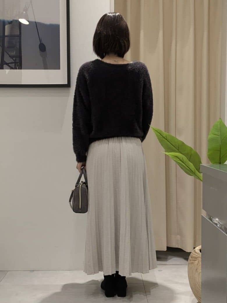 なめさんの「THE SHOP TK｜【華やかで柔らか】ふわふわフェザーニット/洗える・前後2WAY」を使ったコーディネート