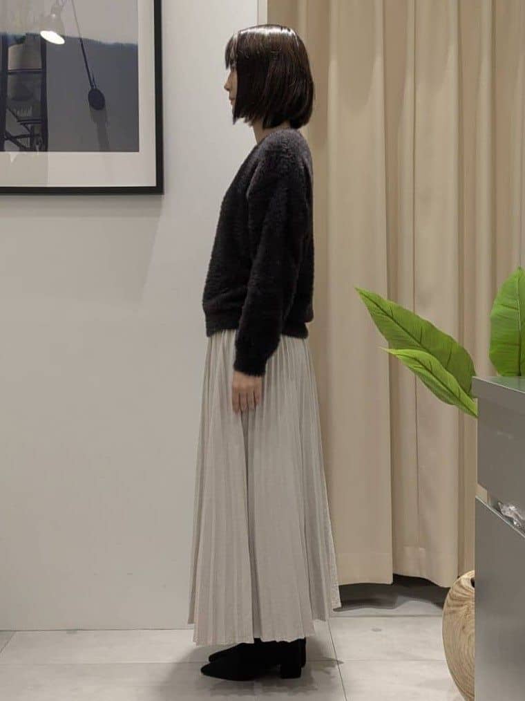 なめさんの「THE SHOP TK｜【華やかで柔らか】ふわふわフェザーニット/洗える・前後2WAY」を使ったコーディネート