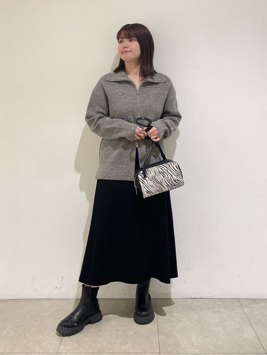 emikaさんの「INDIVI｜【洗える】カラーネップ ダブルジップカーディガン」を使ったコーディネート
