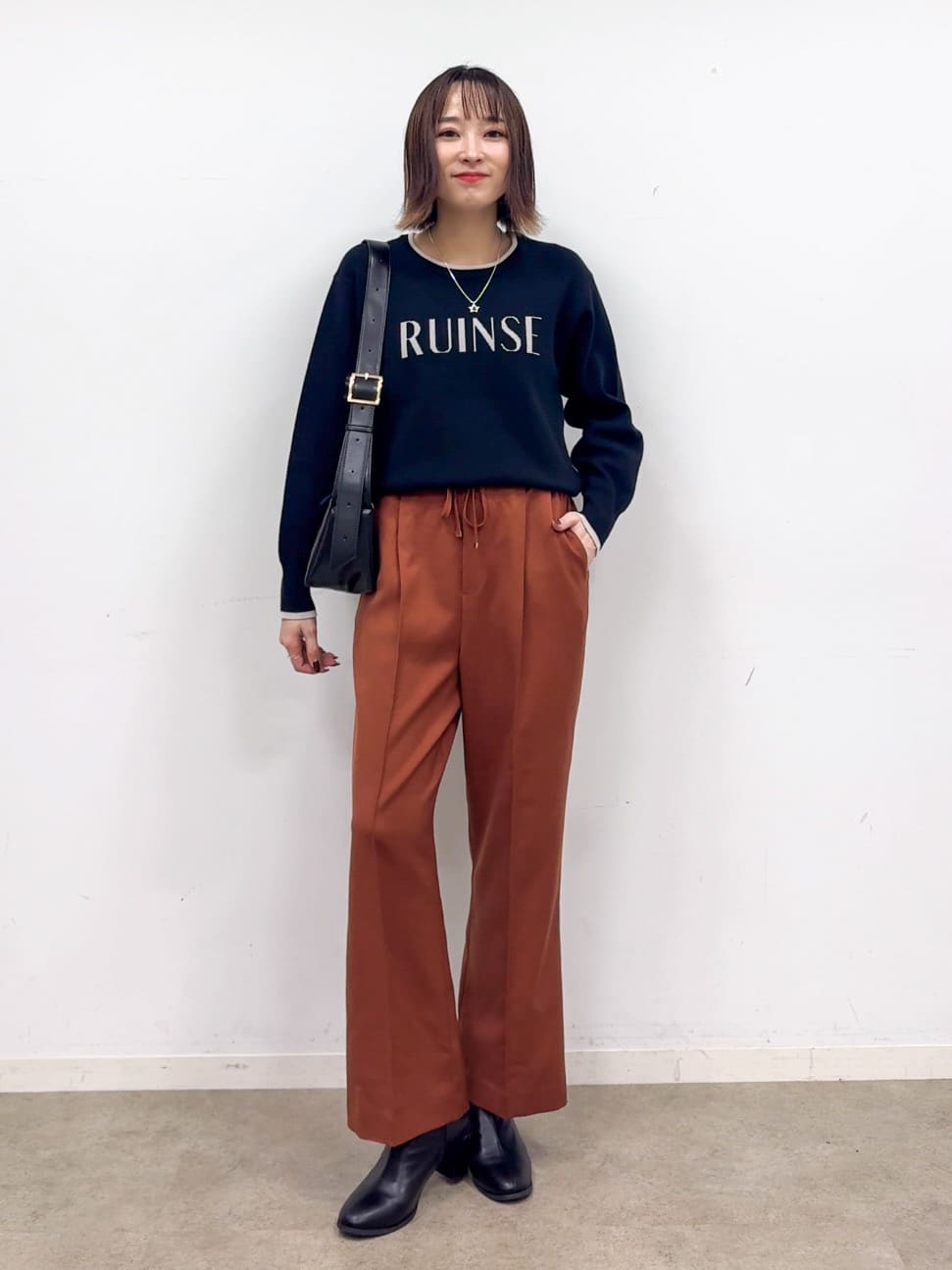 𝐜𝐡𝐢𝐤𝐚さんの「SHOO･LA･RUE｜【洗濯機可/S-LL/高レビュー】上品シルエットで美しい イージーワイドパンツ」を使ったコーディネート