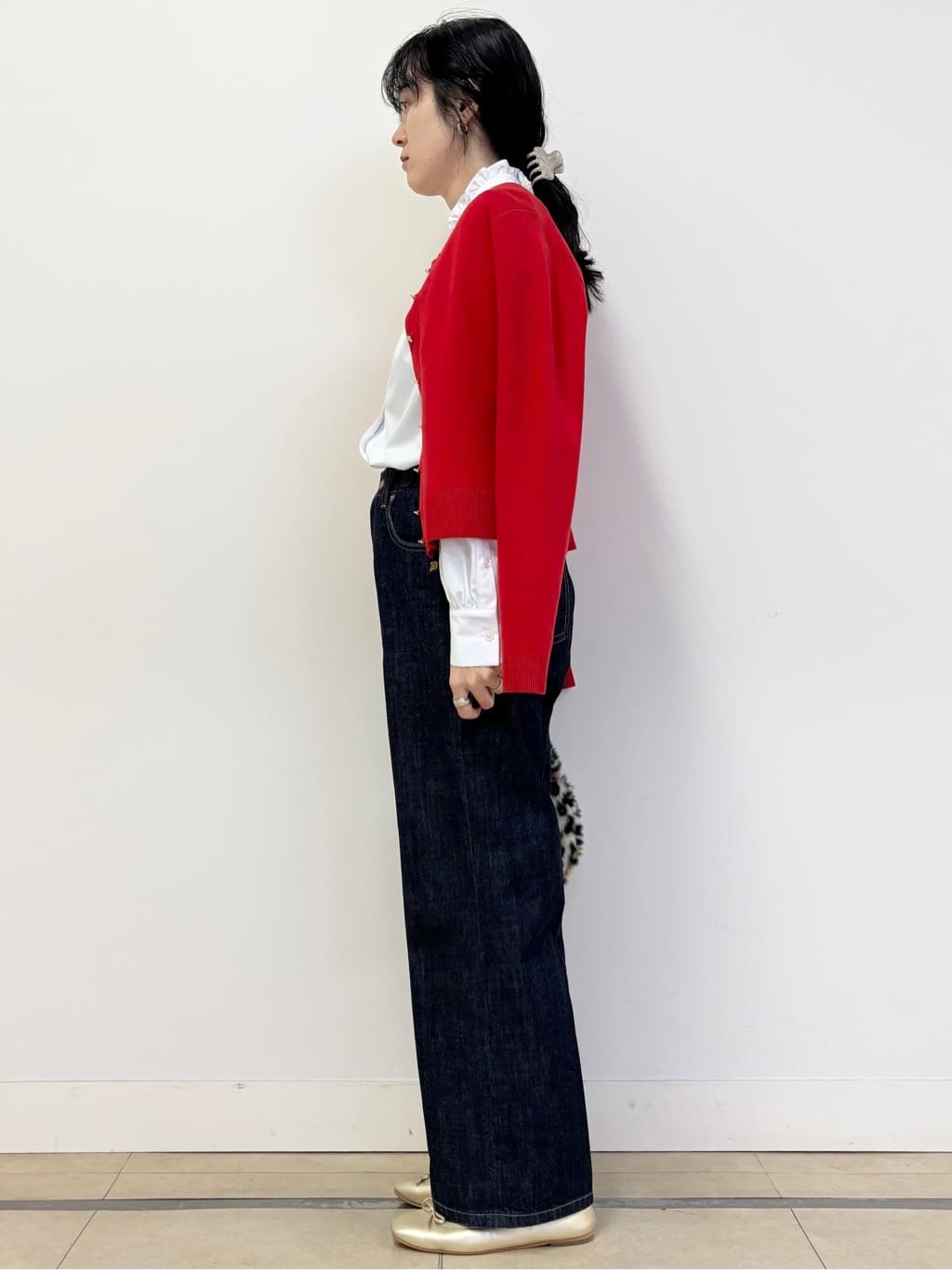 YOKOTAさんの「DRESSTERIOR｜【otonaMUSE5月号掲載】センタープレス ワイドストレートデニム」を使ったコーディネート