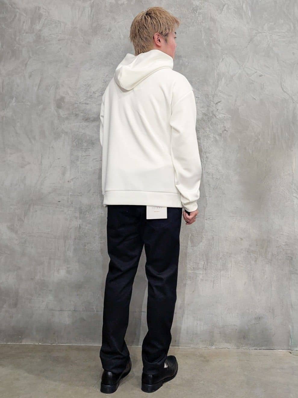 daiさんの「THE SHOP TK｜【大人の休日スタイルにはこれ！】フロントチェック柄ニットパーカ　洗濯機OK」を使ったコーディネート