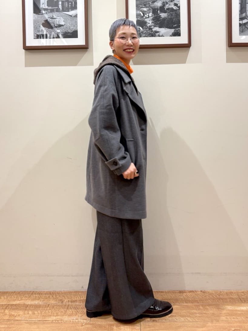 Ayumiさんの「SHOO･LA･RUE｜【S-LL】お顔周りをすっきり魅せる ふんわり Vネックフードニット」を使ったコーディネート