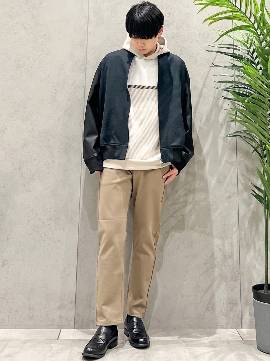 SHI-MAさんの「THE SHOP TK｜【1ランク上の大人カジュアルに】異素材コンビ リブブルゾン」を使ったコーディネート