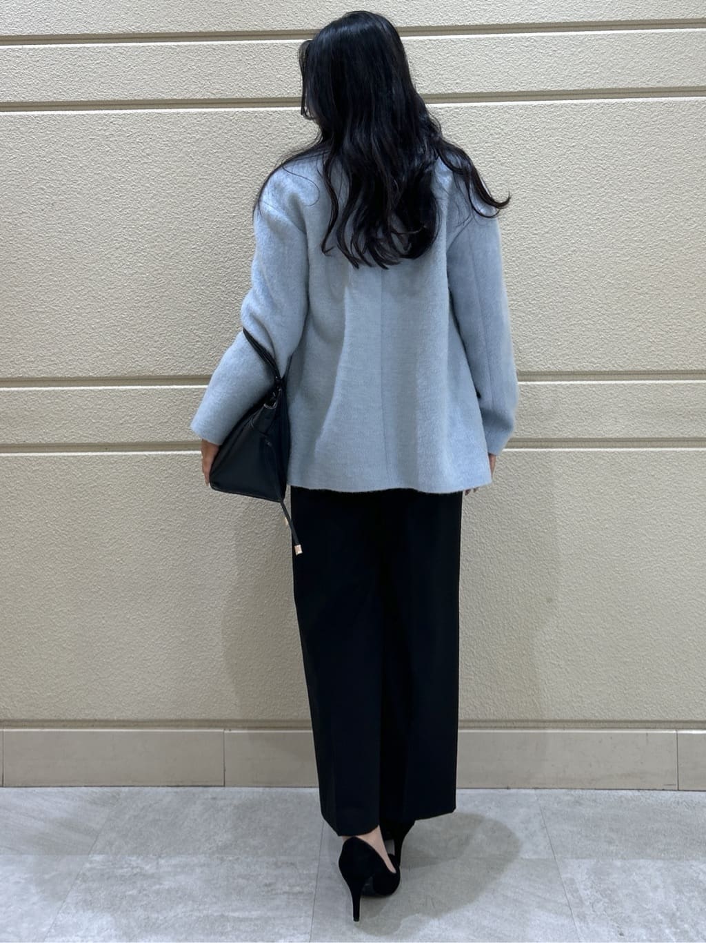 Momokaさんの「COUP DE CHANCE｜【フォックス混】ショート丈ニットトップス」を使ったコーディネート
