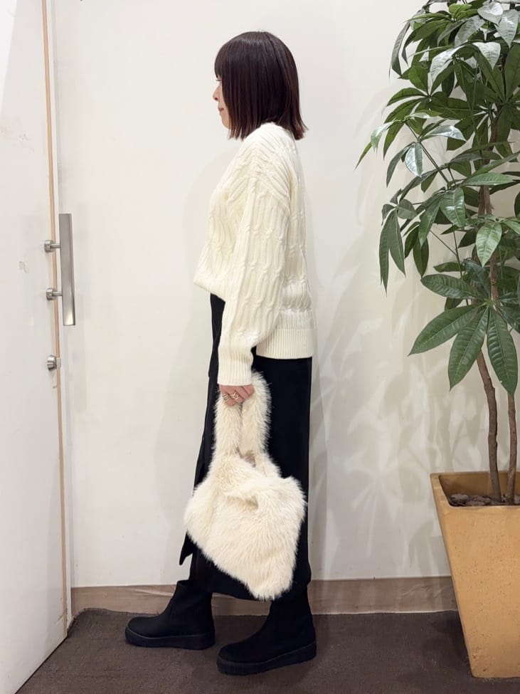 宗形さんの「SHOO･LA･RUE｜【S-LL/あったか】すらりときれい見え ベイカー風ナロースカート」を使ったコーディネート