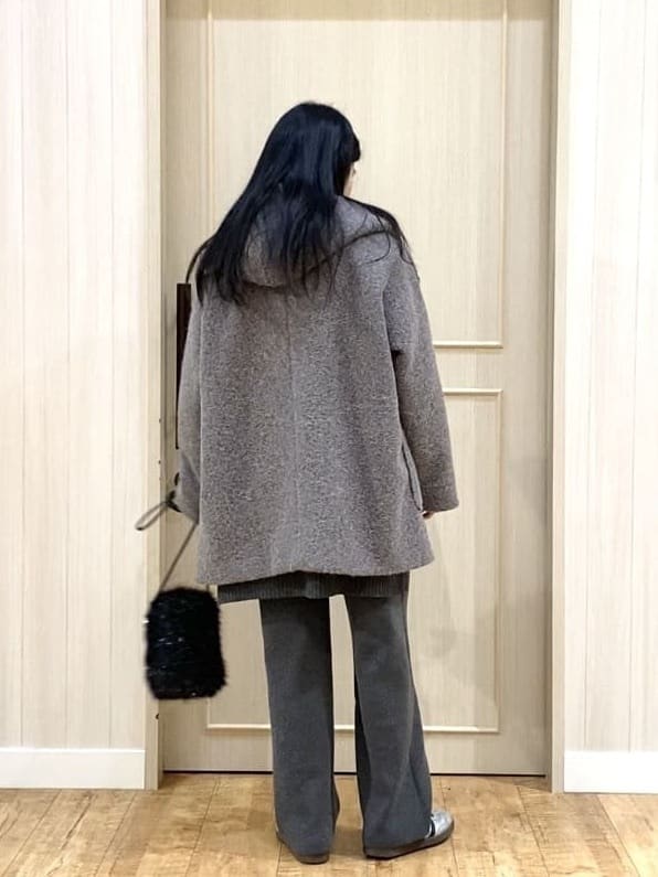 ERIさんの「SHOO･LA･RUE｜【洗濯機可/毛玉レス】上品に体型カバー チュニックニットワンピース」を使ったコーディネート