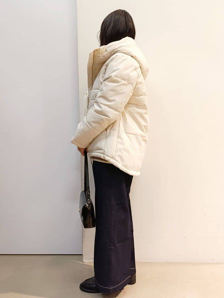 あんさんの「THE SHOP TK｜【インしないで着られる】金ボタン ハイネックニット/毛玉になりにくい/静電気防止/洗濯機OK」を使ったコーディネート