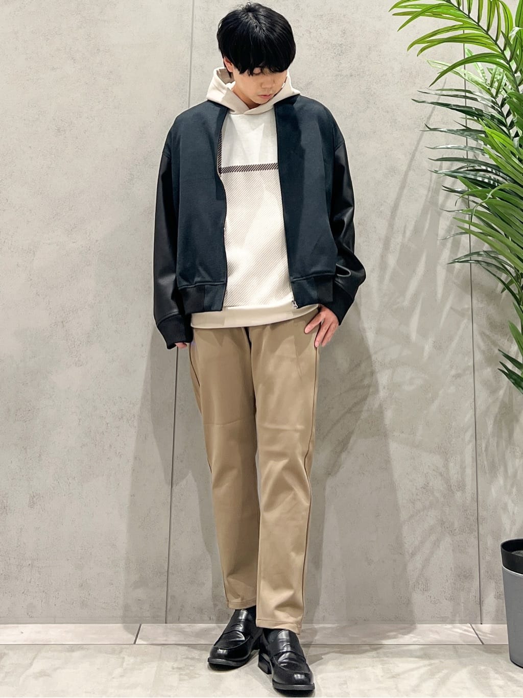 SHI-MAさんの「THE SHOP TK｜【1ランク上の大人カジュアルに】異素材コンビ リブブルゾン」を使ったコーディネート