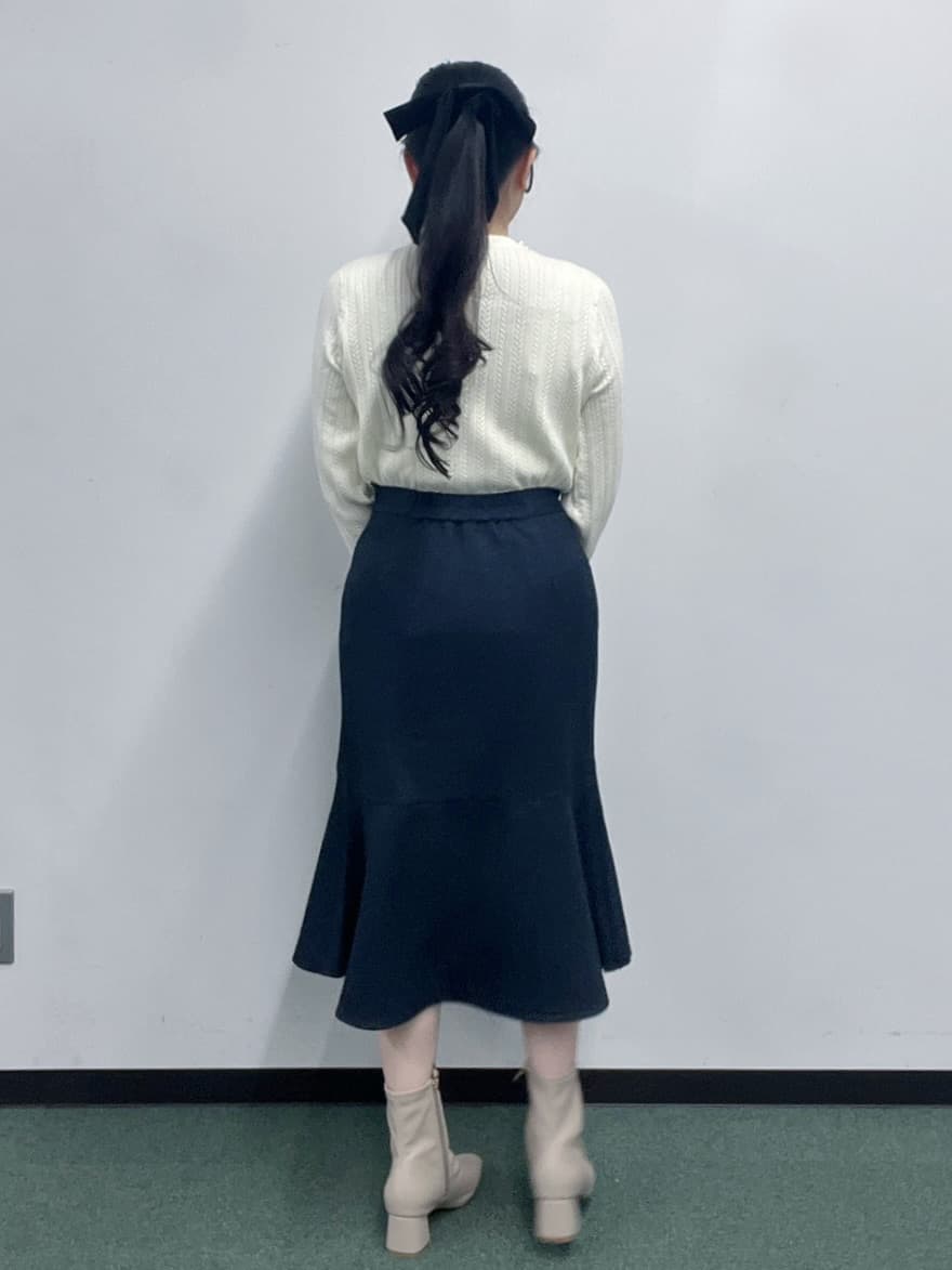 Hitomiさんの「index｜パール調ネックケーブルニット【洗濯機OK】」を使ったコーディネート