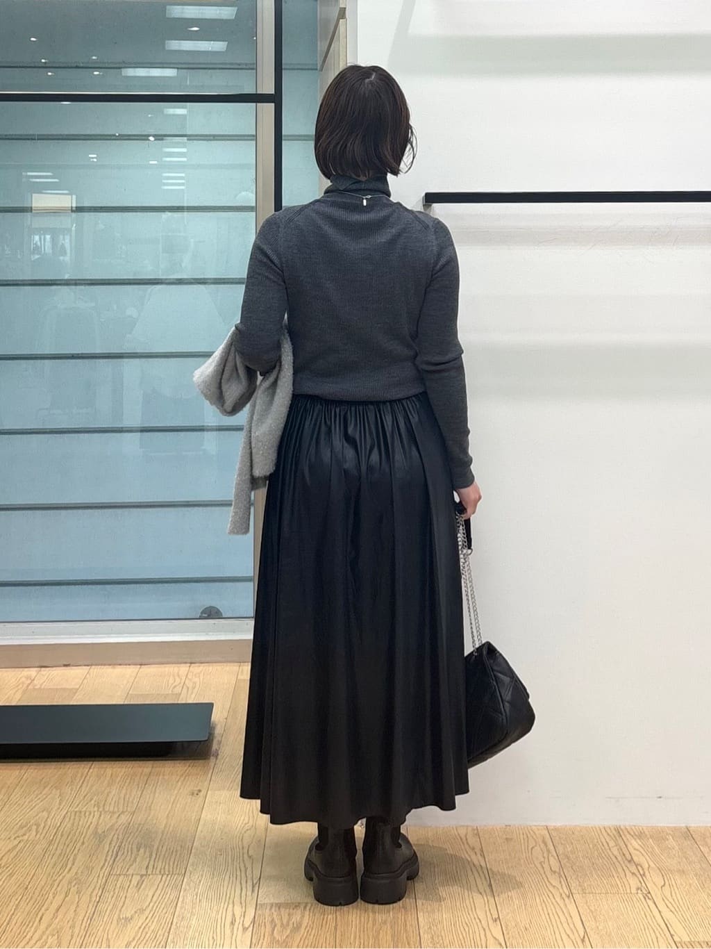 asamiさんの「INDIVI｜【洗える】ラメニットカーディガン」を使ったコーディネート