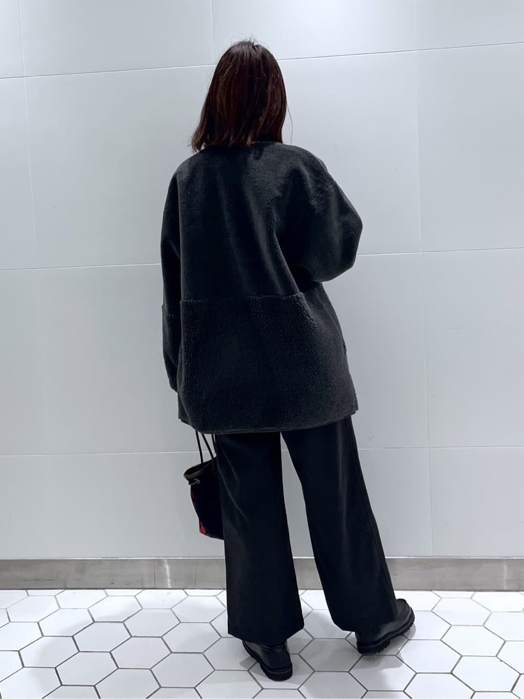 Makinoさんの「Dessin｜【2WAY】フェイクムートンコート」を使ったコーディネート