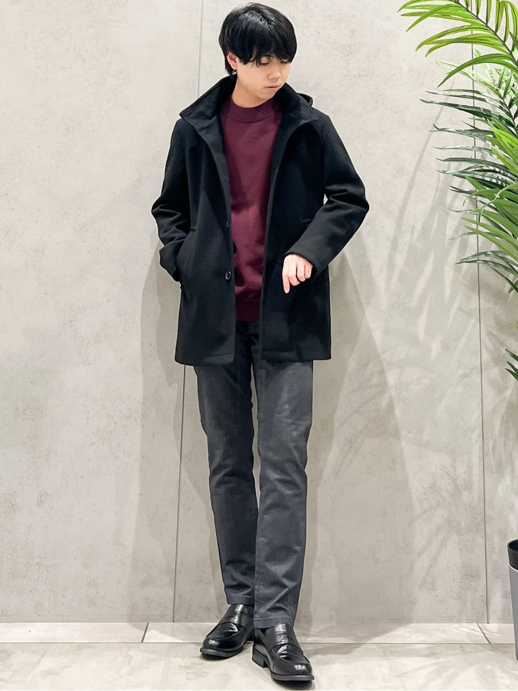 SHI-MAさんの「THE SHOP TK｜【冬のビジネスシーンに最適】モックネックニット」を使ったコーディネート