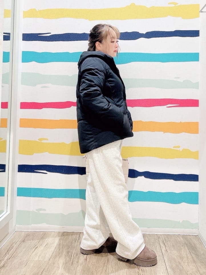 Peeさんの「SHOO･LA･RUE｜曲がるフェイクムートンブーツ」を使ったコーディネート