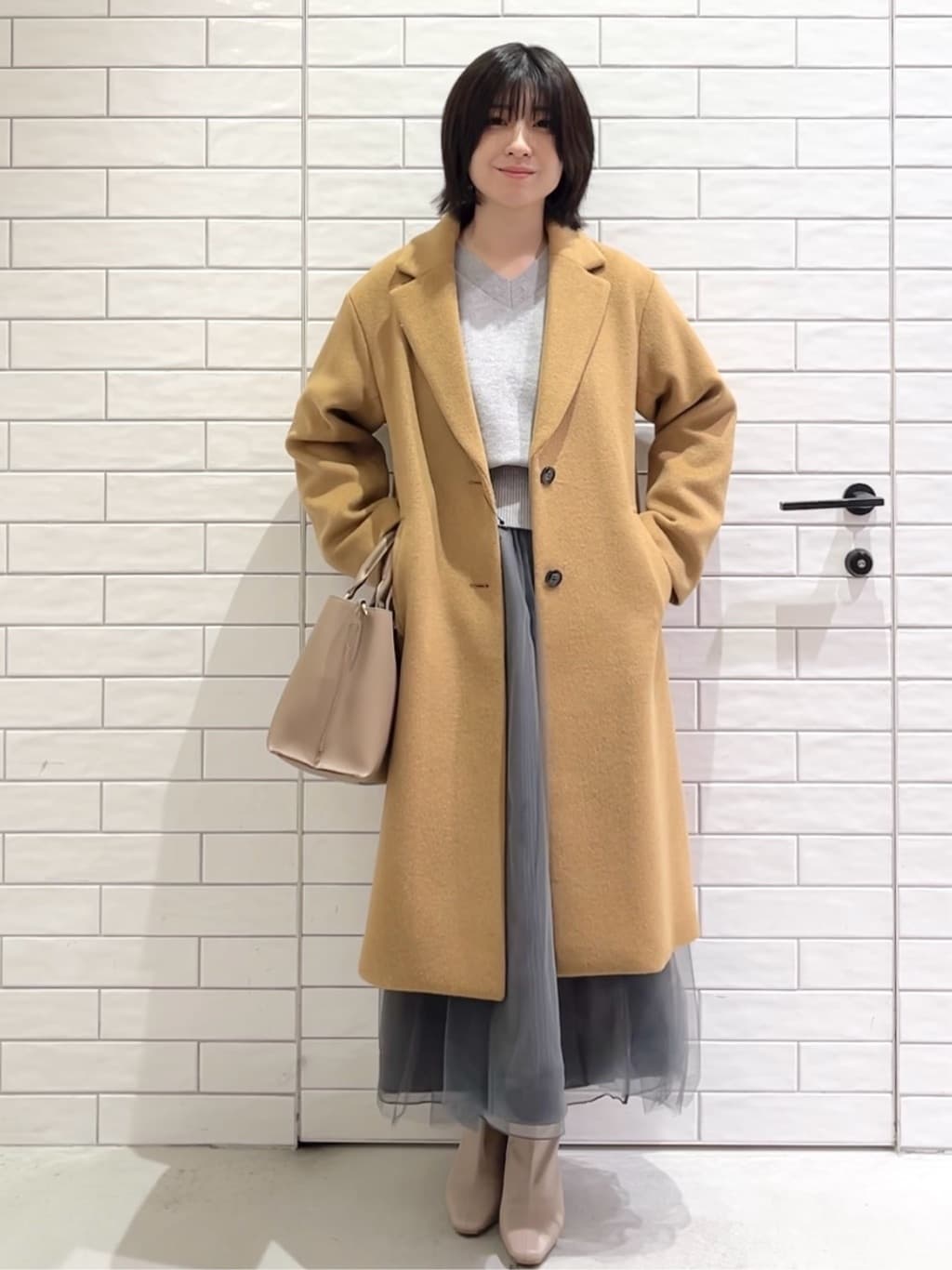 しおりさんの「OPAQUE.CLIP｜カシミヤブレンドウールチェスターコート」を使ったコーディネート