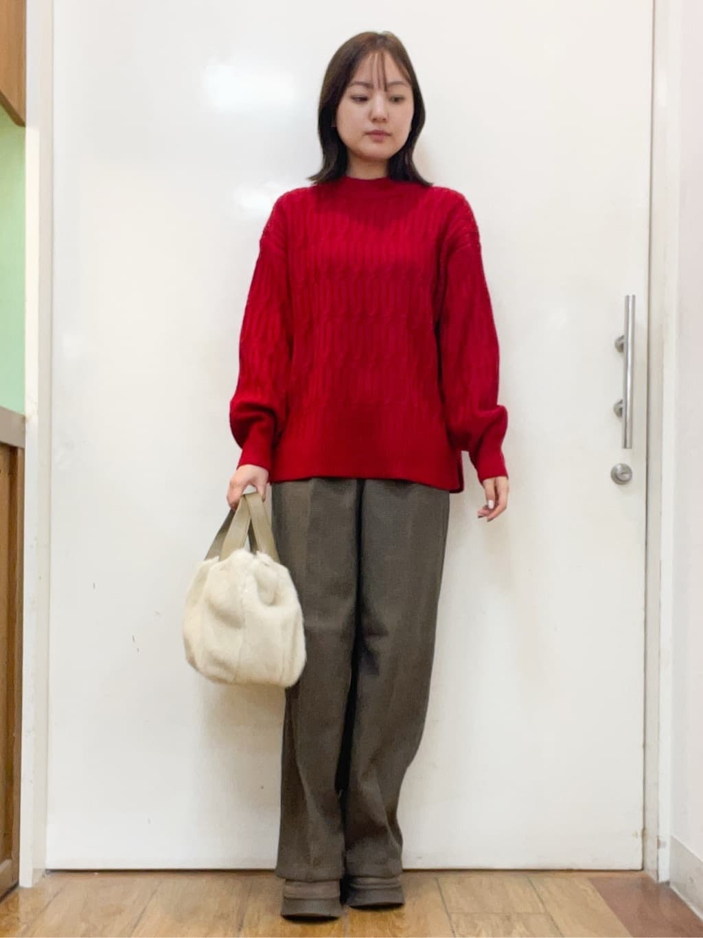 sakiさんの「SHOO･LA･RUE｜【洗濯機可／毛玉レス】シンプルケーブル柄ニット」を使ったコーディネート