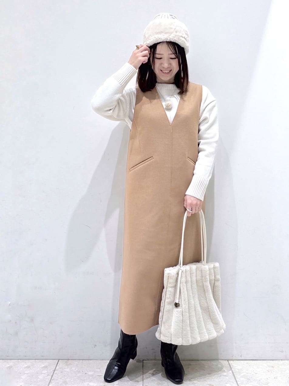 mameさんの「OPAQUE.CLIP｜カシミヤブレンドウールミドルピーコート」を使ったコーディネート