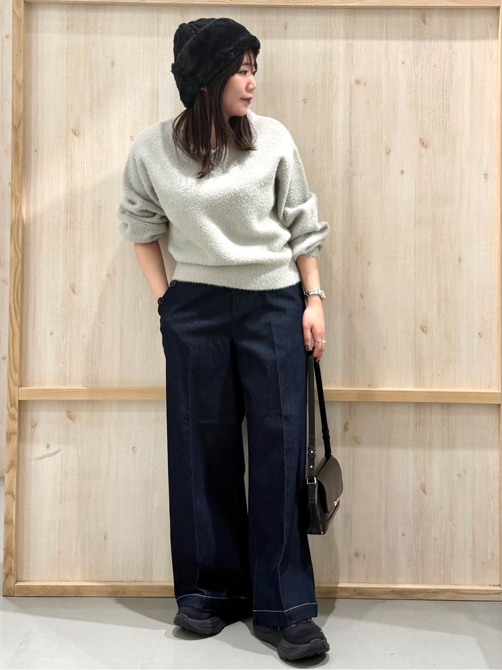 nanaさんの「THE SHOP TK｜【洗える】上品にきらめく フェザーラメニット」を使ったコーディネート