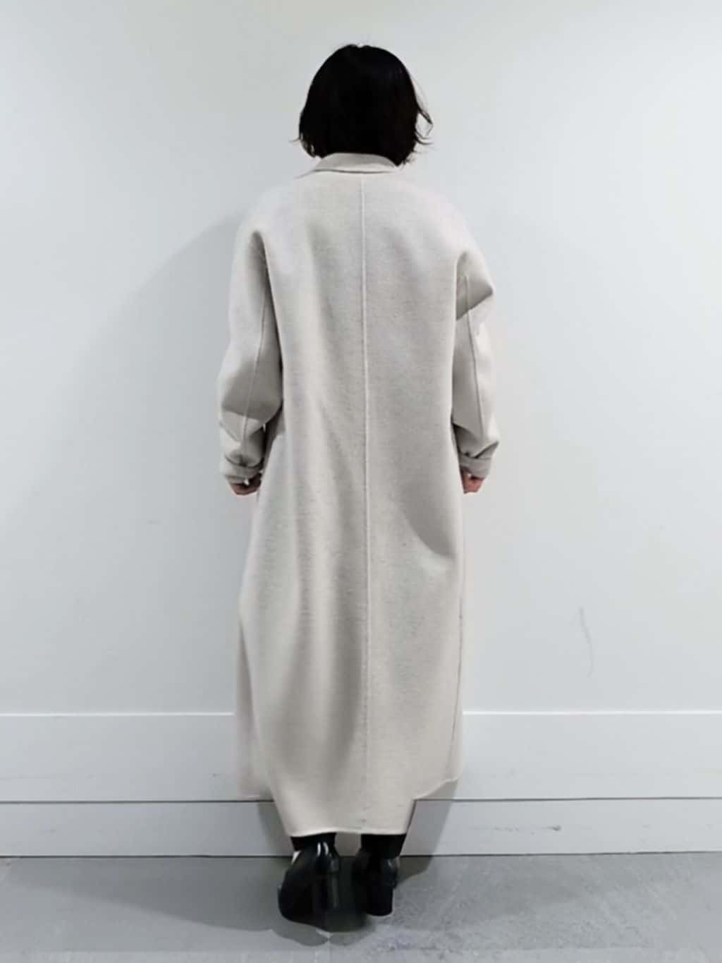 ミズタさんの「UNTITLED｜【ロング丈/軽やか】テーラード　リバーコート」を使ったコーディネート