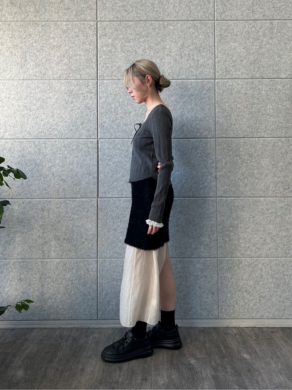 honoka Aさんの「CODE A｜feather mini skirt」を使ったコーディネート
