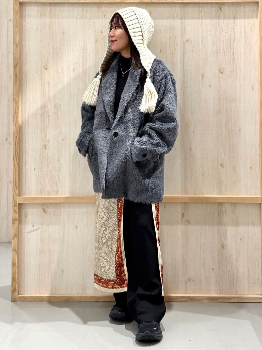 nanaさんの「THE SHOP TK｜纏うだけで大人上品 シャギーチェスターハーフコート」を使ったコーディネート